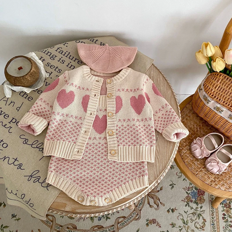 Autumn New 0-3 Year Old Baby Clothing Girl Sweater Set Love Jacquard Two Piece Round Neck Coat+Strap Sweater