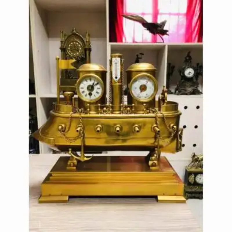 

Механические настольные часы в форме корабля, полностью медные.