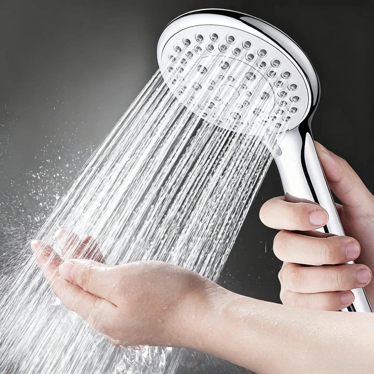 

Extra-large hole shower head for showering large water flow suitable for bathrooms and water heaters anti-clogging faucet
