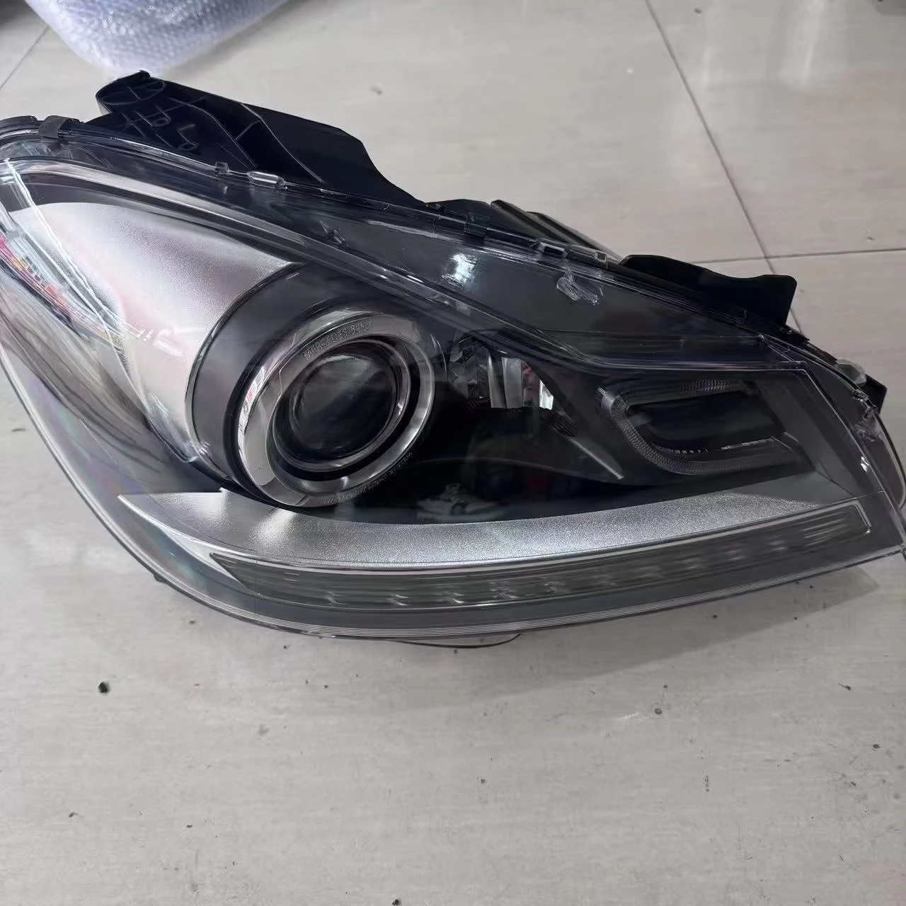 

Auto Lights for W204 Headlights 2011 2012 2013 2014 C-Class C180 C200 LED Headlights Accessories A2048208039 2048207939