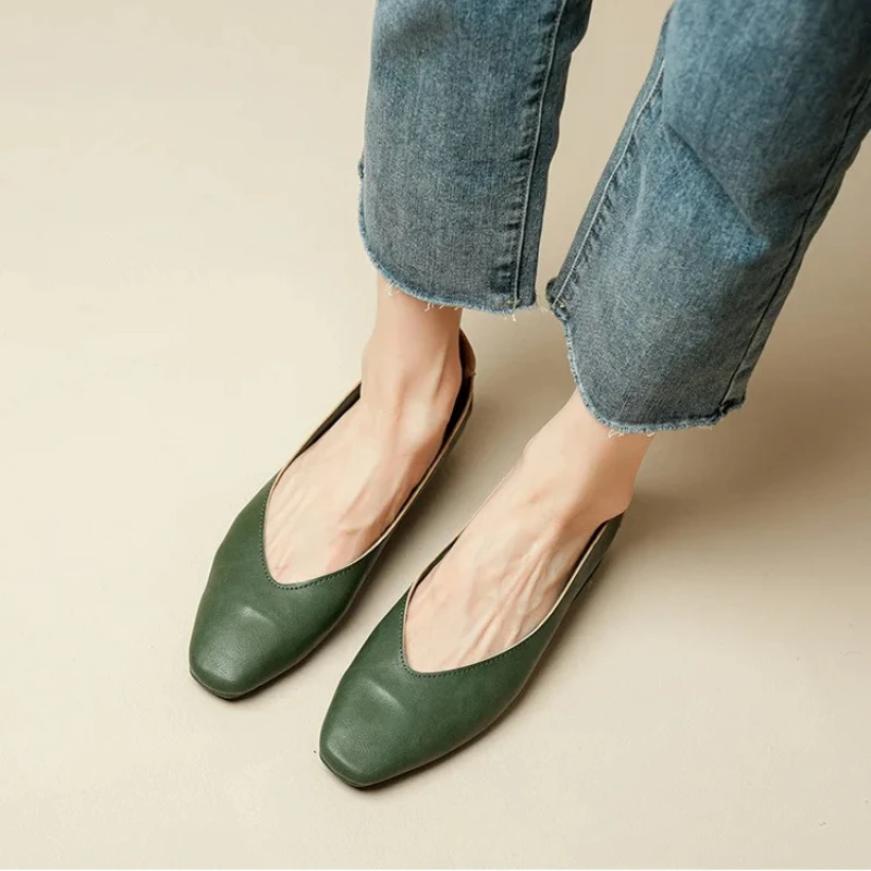 

Новая женская обувь, туфли-лодочки на низком каблуке, лаконичные туфли из натуральной кожи на высоком каблуке, модные модельные туфли