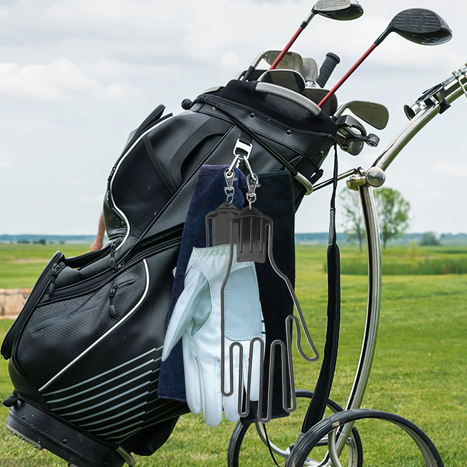 

2Pcs Golf Glove Holder Plastic Hand Shape Support Frame Quick Dry Retainer for All Sizes Gloves Stretcher Racks