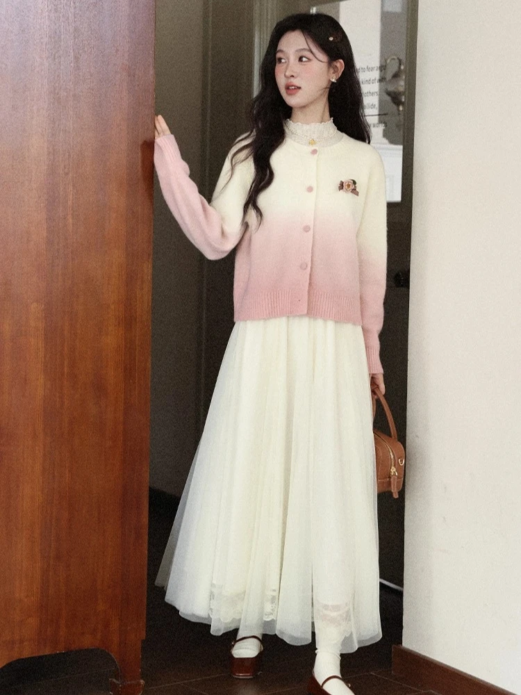 ALXNAN 그라데이션 핑크 니트 가디건 2025 가을 여성 라운드 넥 스웨터 3D 꽃 디자인 따뜻한 긴 소매 니트 탑 L57212