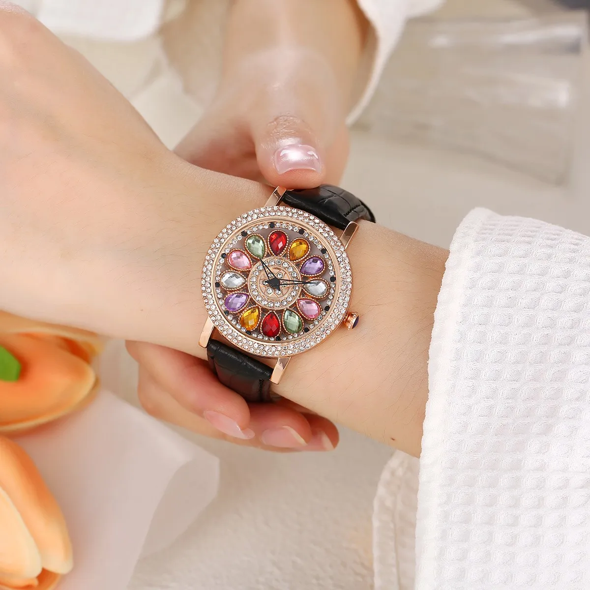 

Роскошные деловые женские часы с блестящими красочными стразами и вращающимся циферблатом, модные кварцевые наручные часы