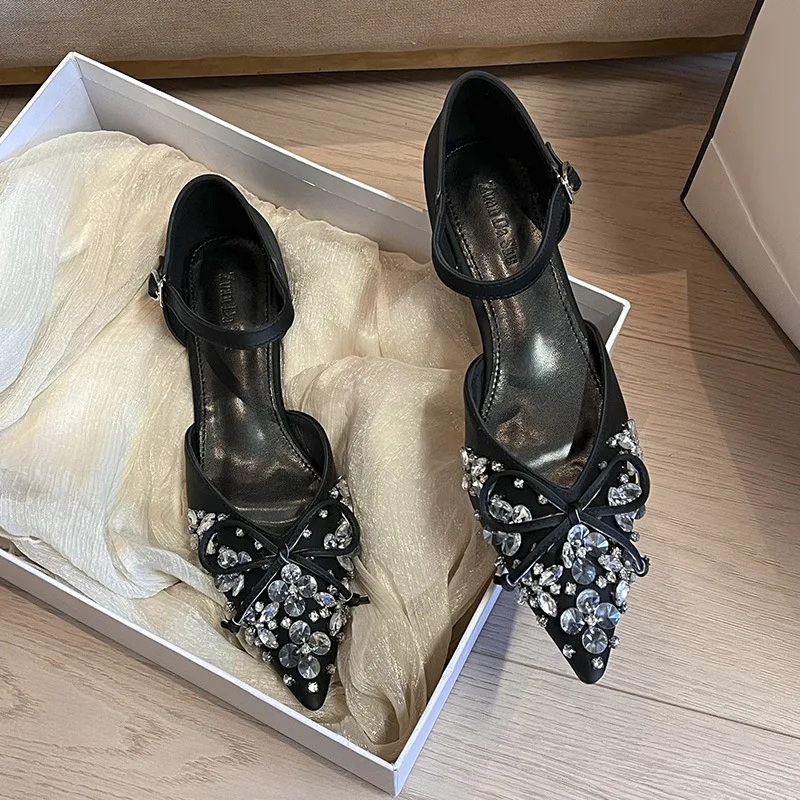 صنادل فاخرة بكعب منخفض من الكريستال بمقدمة مدببة وحزام كاحل أنيق للسيدات بفم ضحل وعقدة على شكل فراشة فستان الحفلات Sandalia #4