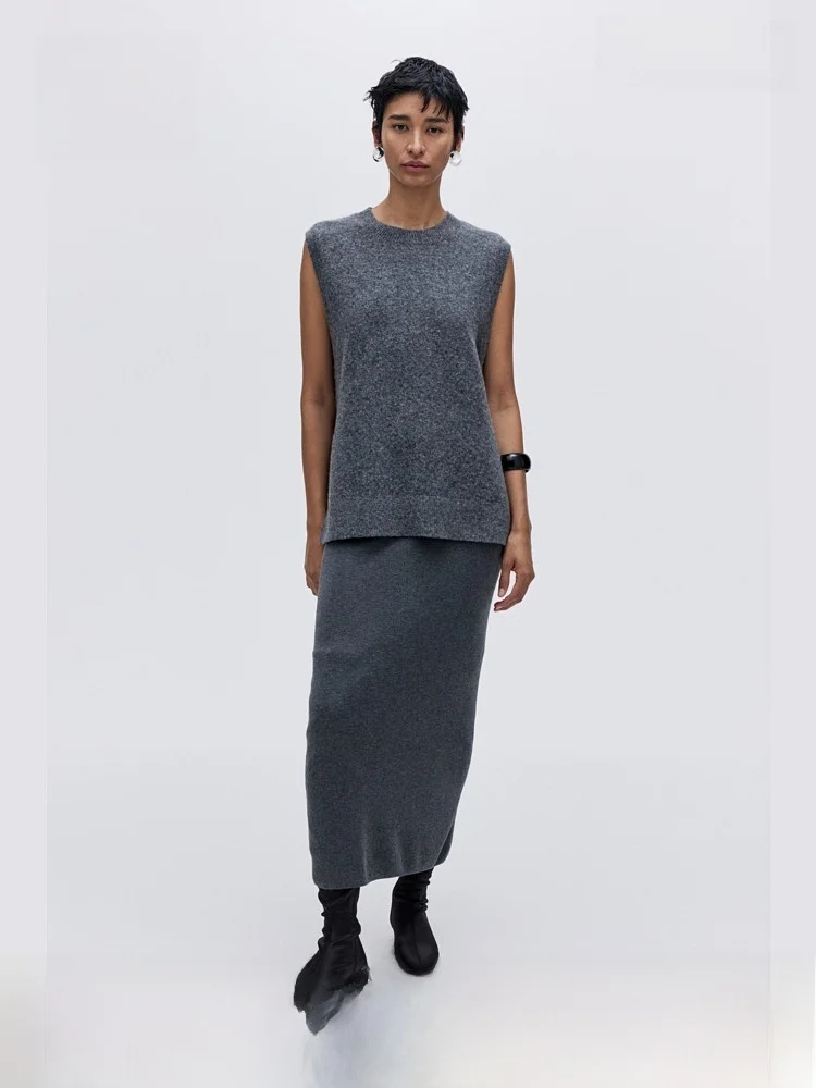 

Женский вязаный жилет H&M: Весенняя элегантность, без рукавов, для ношения как под одежду, так и поверх нее, из шерстяной смеси, комфортный, стандартный крой, с круглым вырезом