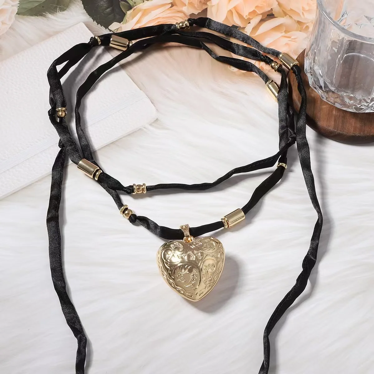 ZAA Vintage temperamento nueva tela cuerda en forma de corazón colgante collar