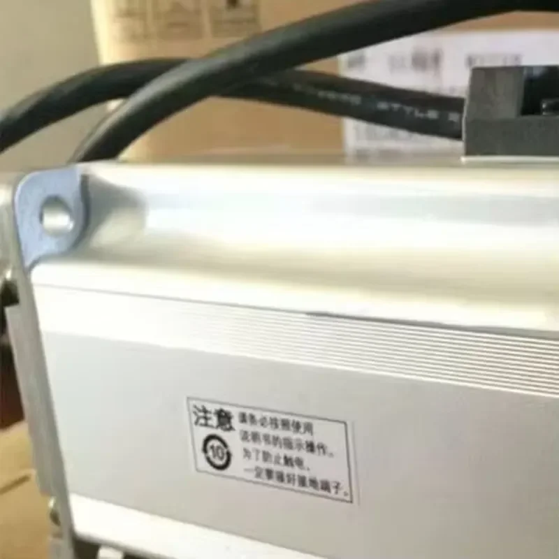 Brand new MHMD102P1U MHMD102P1C One Year Warranty