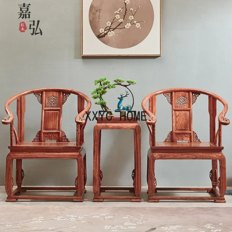 

Набор из трех стульев Royal Chair Pterocarpus Erinaceus Poir. Кресло с круглой спинкой Кресло из палисандра Дворцовый стул Стул для учебы и отдыха