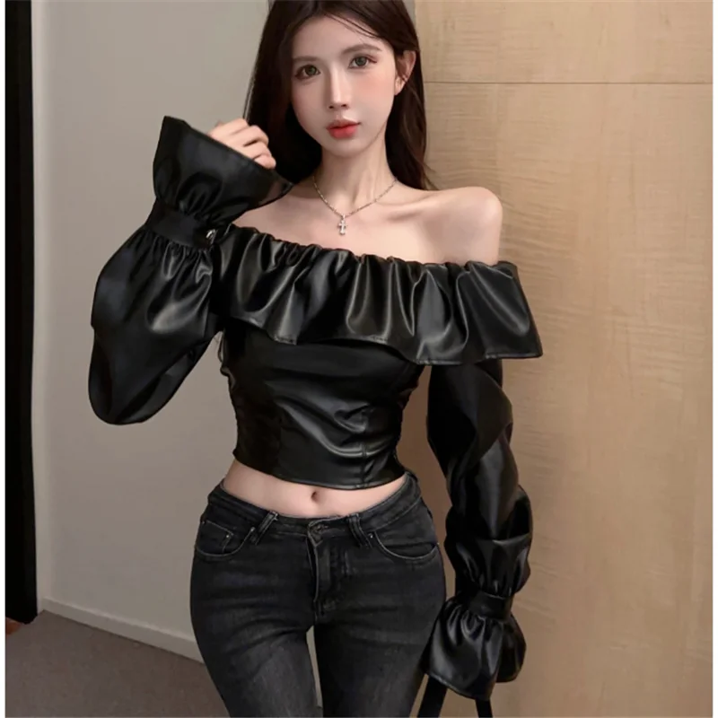 Black One Shoulder PU Long Sleeved T-shirt for Women's Spring Design Niche Spicy Girl Sexy Off the Shoulder Short Top