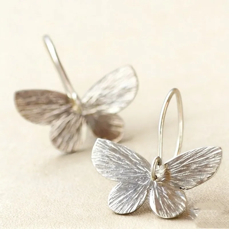 Retro Trend Women Drop Earrings Silver Color Hand Carved Pattern Butterfly Dangle Earring Fine Engagement Jewelry Gift
