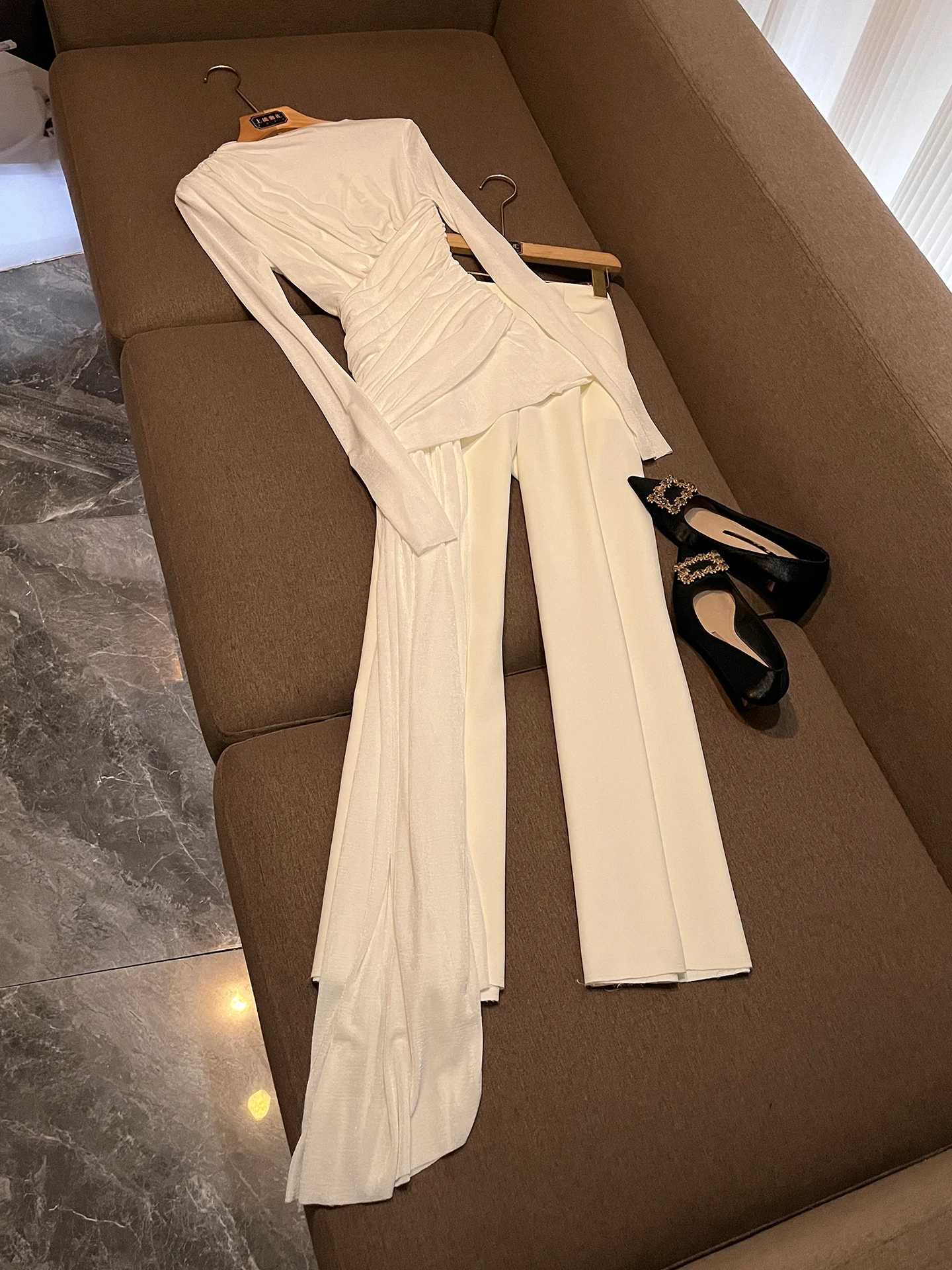 

Женская модная кружевная блузка в стиле Rich Girl, белая, с длинным рукавом, приталенная, с присборенным подолом, полупрозрачная, P39