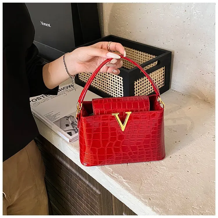 2025 nuevo bolso con caja estructurada en relieve de cocodrilo para mujer, bolso de hombro con textura Premium, bolso cruzado Convertible para ir al trabajo