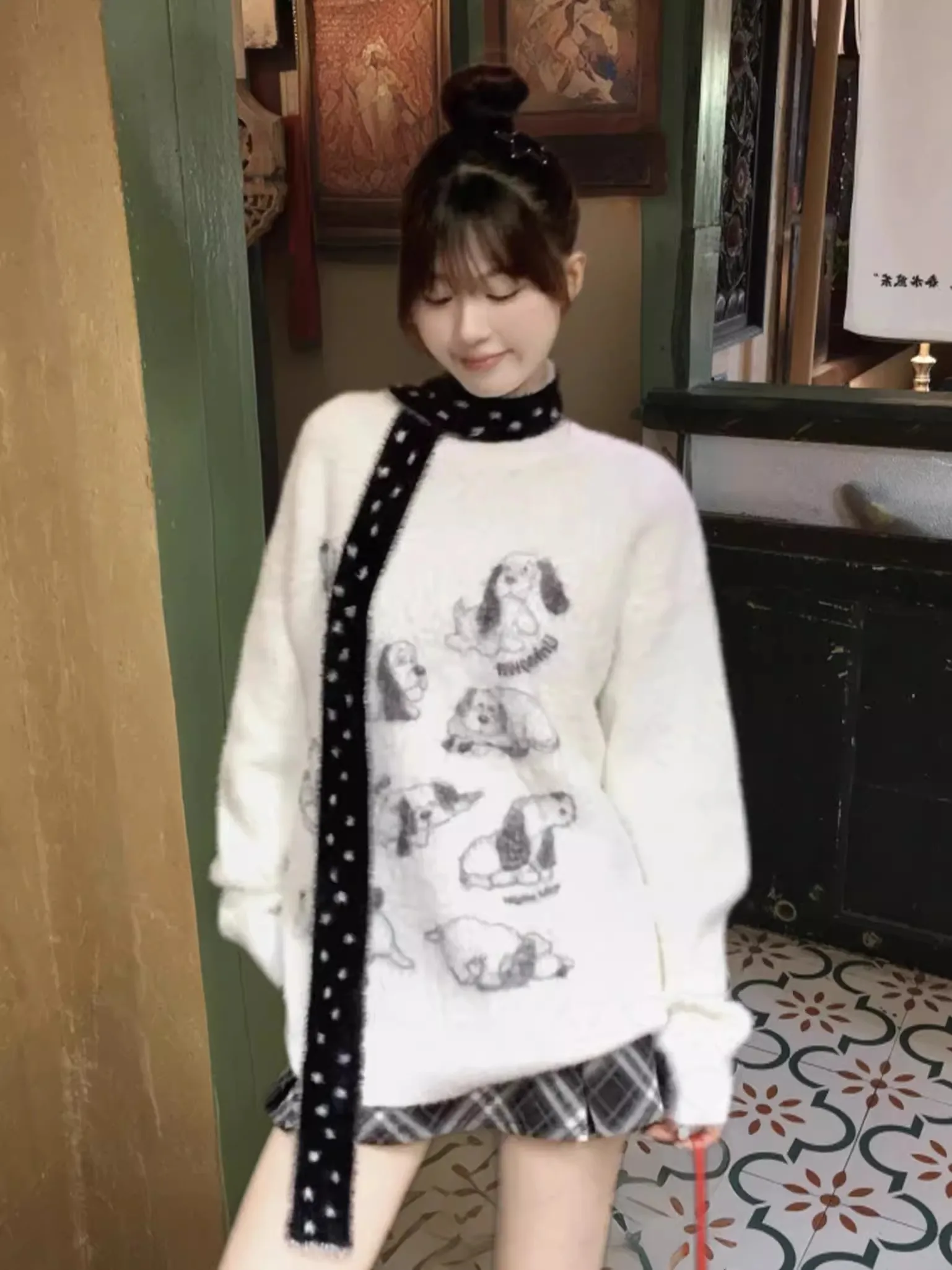 

Мягкий уютный зимний вязаный свитер для женщин с шарфом, с мультяшным дизайном собаки, круглый вырез, из волокна мутон, в уличном стиле, свободный крой, длинный рукав