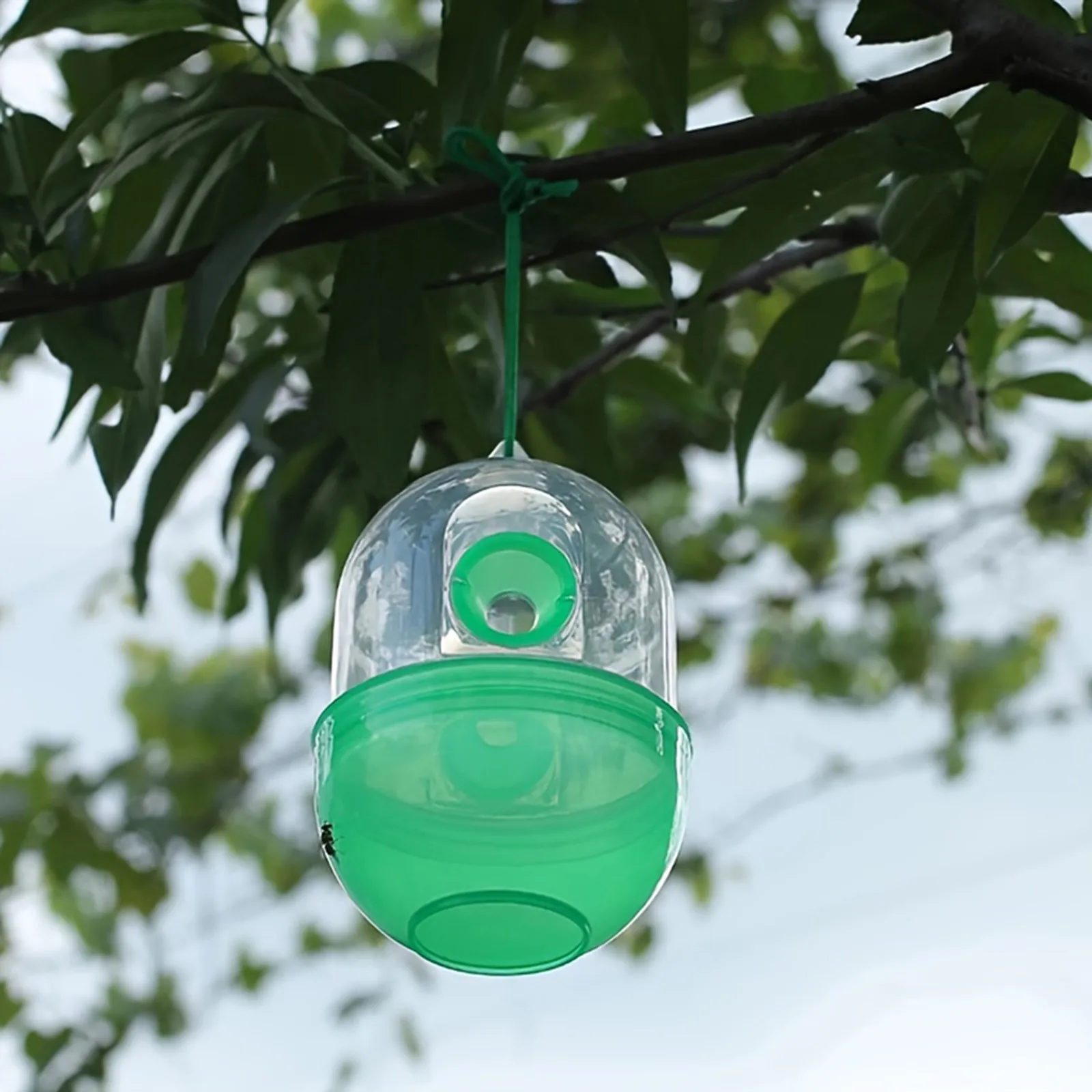 Solar LED Light Wasp Fruit Fly Trap Killer Hanging Outdoor Catcher Insect Reusable Garden Orchard Bee Trap Killer Flies Catcher