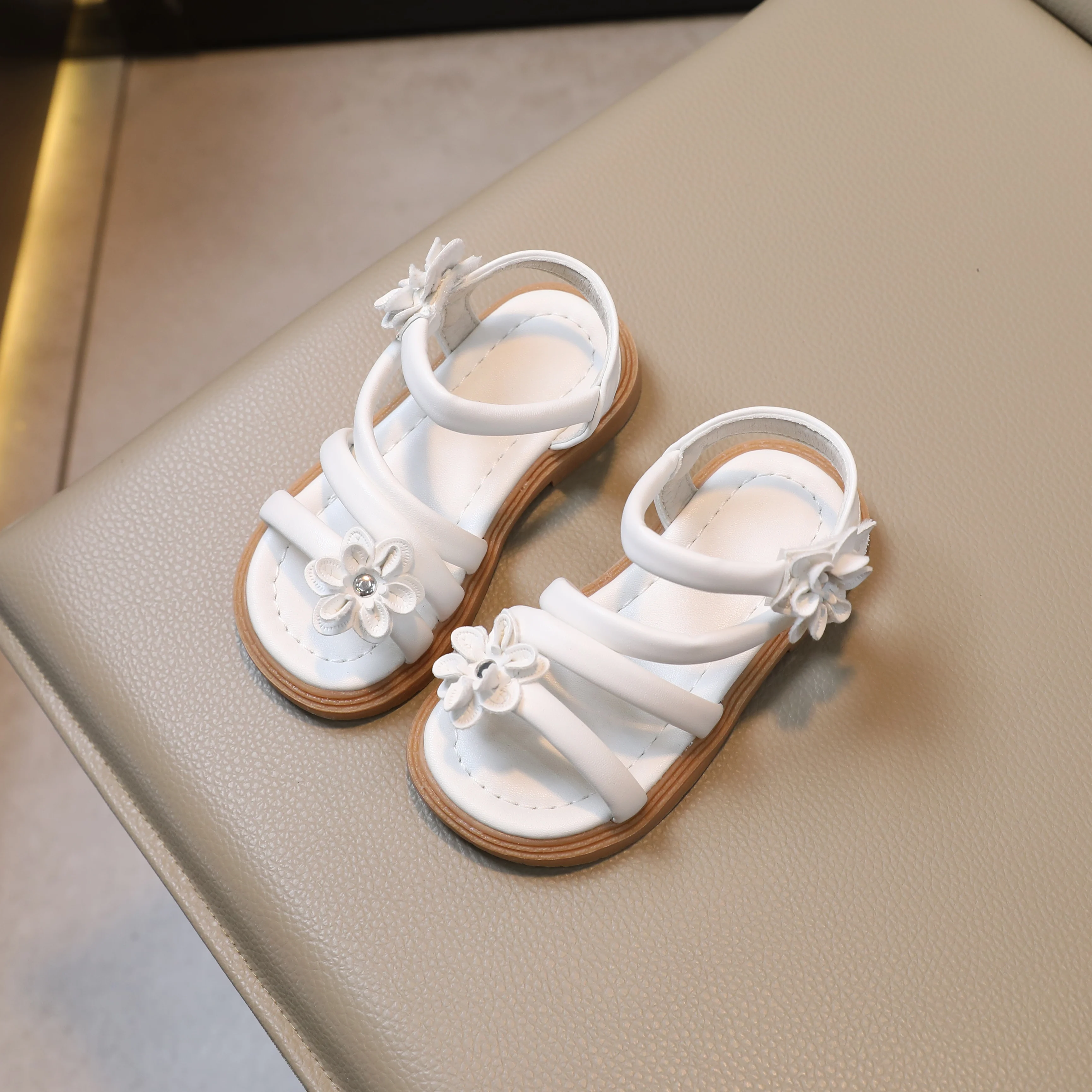 

Comfy Kids Girls White Sandals with Flower Rhinestone Velcro Soft Elastic Rubber Sole Lightweight Kids Shoes S