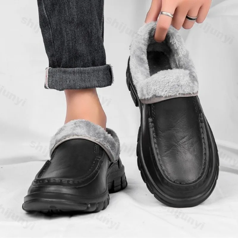 تصميم موجز منخفض أعلى أحذية قطنية غير رسمية للرجال 2025 شتاء جديد دافئ مريح موضة الاتجاه تنوعا أفخم أحذية مكتنزة