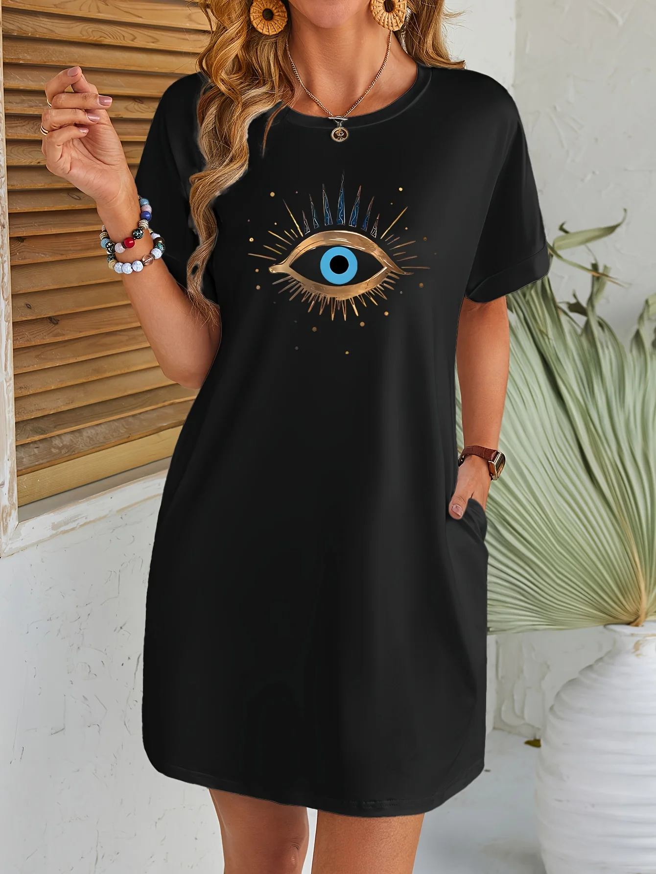 فستان نسائي صيفي كاجوال مقاس كبير بطباعة تجريدية ورقبة دائرية كبيرة وأكمام قصيرة وجيب