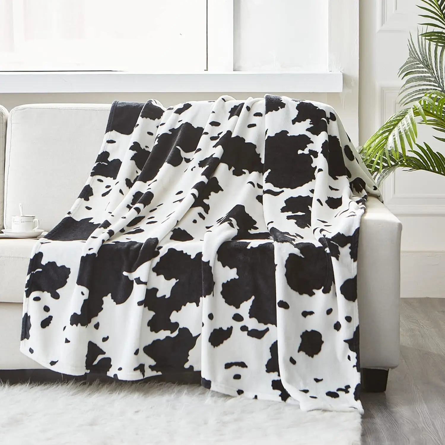 Customized blanket with cow pattern flannel blanket, a Christmas birthday gift for parents on Children's Day