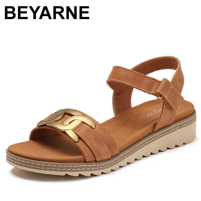 

Женская обувь для отдыха, летние новые стильные женские сандалии на танкетке с круглым носком и открытым носком, декоративные женские сандалии на танкетке на толстой подошве