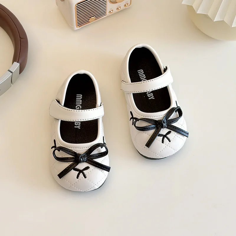 

Summer Leather Shoe New Versatile Soft Girl Shoes Anti Slip Comfort Exquisite Kid Sandals Sweet Flat Elegant Princess Shoes Niña