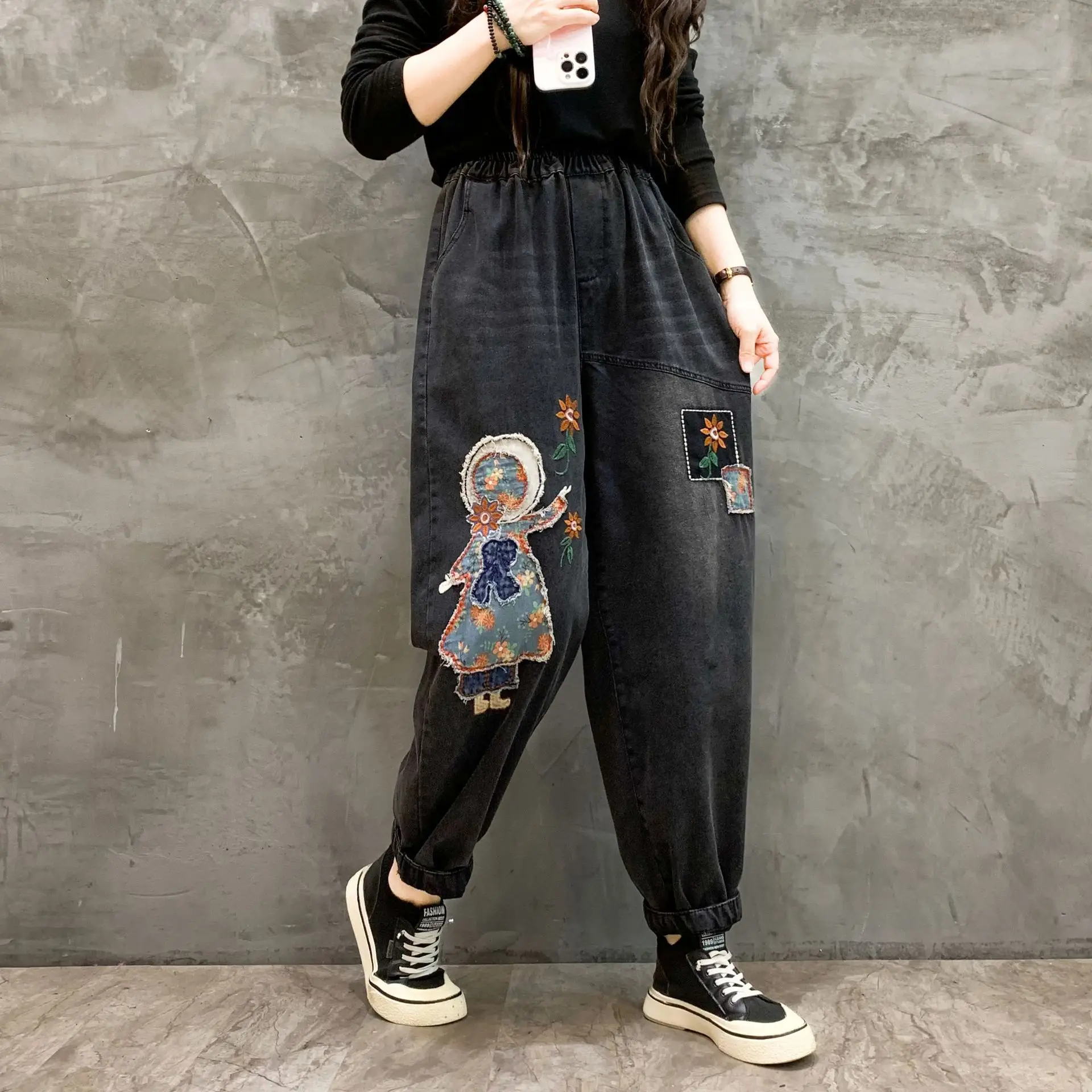 Aricaca New High Quality Women M-XL Retro Patch Embroidered Printed Loose Jeans