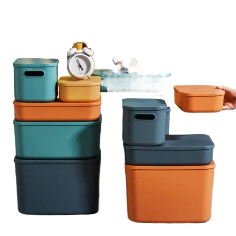 

Plastic storage box with lid