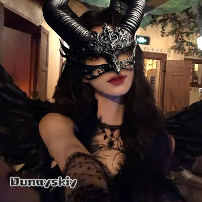 

Dunayskiy&Anime Ebony Devil Masquerade Mask Gothic Horned Fantasy Cosplay 3D Polylactic Acid Mask Prop AccessoryHorror Halloween