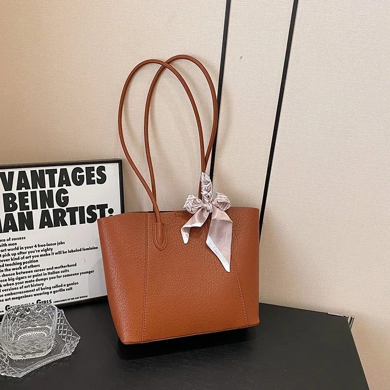 

High Quality New Tote Bag Fashion Versatile Casual Style Shoulder Bag Hot Selling Large Capacity Commuting Simple Handbag