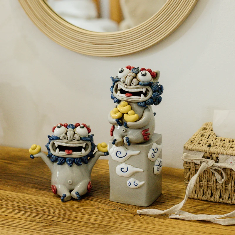 

Lucky Pixiu ornament ceramic lion opening gift housewarming gift desk living room decoration Jingdezhen handmade