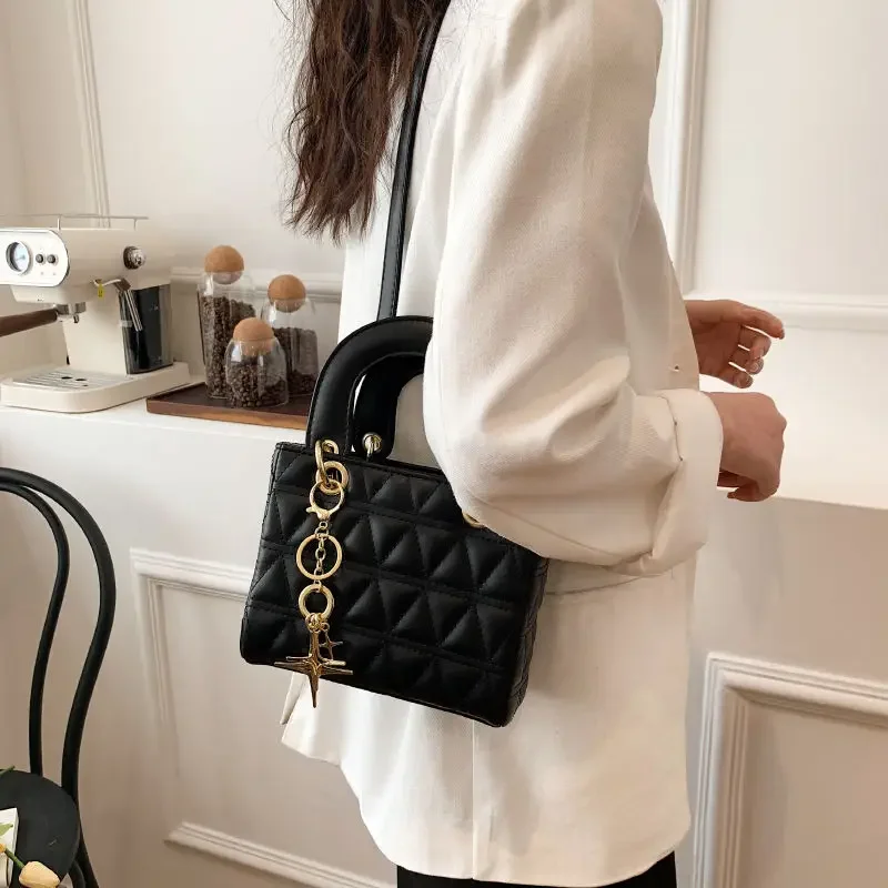 

High Beauty Lingge Embroidered Thread Daifei Bag New Fashion Handbag Commuter Versatile Crossbody Shoulder Bag for Women