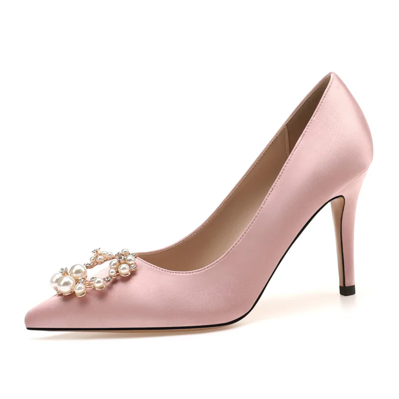 Französische Hochzeitsschuhe, Satin, Brautabsätze, weiße High Heels, spitze Zehen, elegant