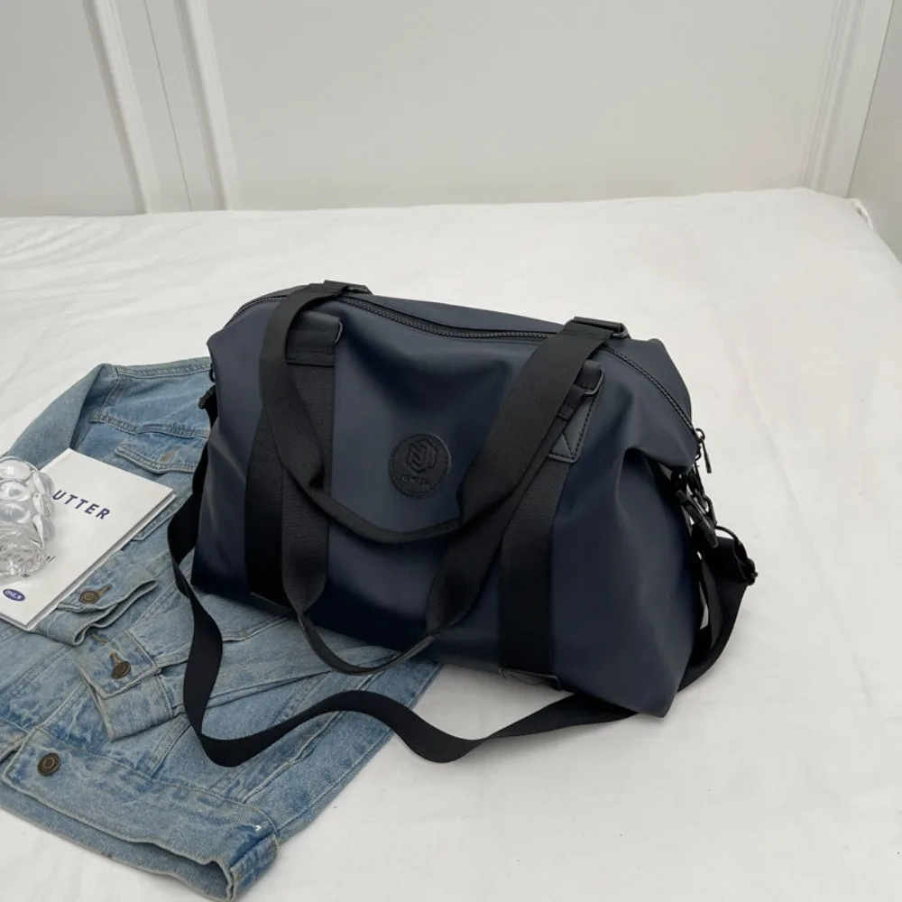 

Fashionable Large-capacity Sports Fitness Bag Waterproof Luggage Bag Travel Handbag Lightweight Duffel Bag Gym Bag Men Women