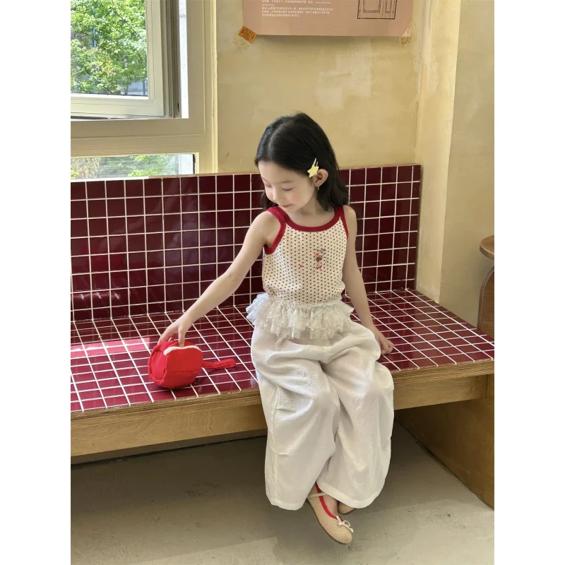 Ensemble deux pièces pour petites filles, gilet à bretelles en forme de cœur + pantalon décontracté, garniture en dentelle, tenue à la mode, nouvelle collection été 2025