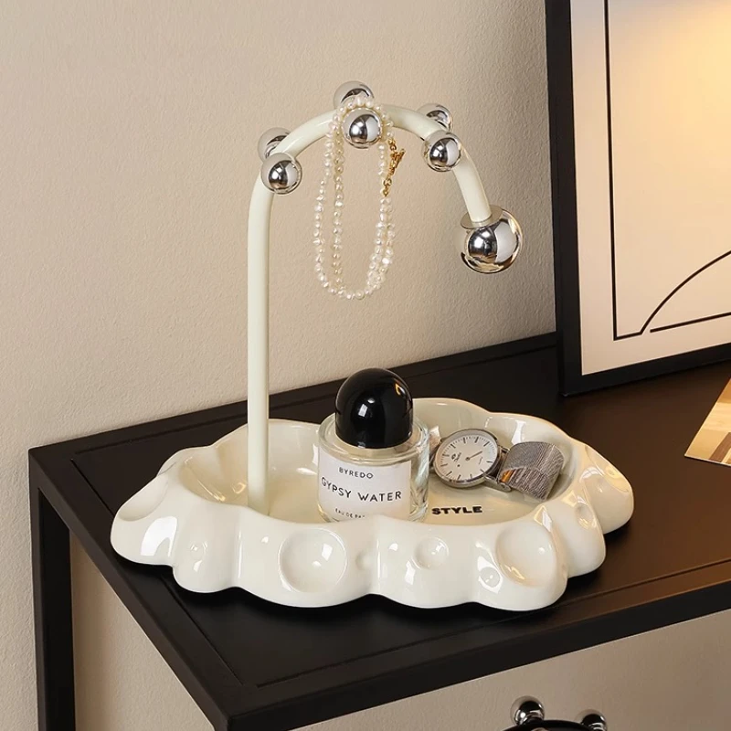 

Ceramic key storage porch ornament light luxury high-end entrance shoe cabinet decoration cream wind rack