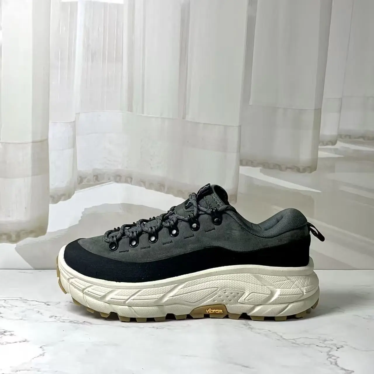 Scarpe da uomo di alta qualità Scarpe casual sportive Scarpe da corsa traspiranti Sneakers da uomo leggere e antiscivolo per esterni