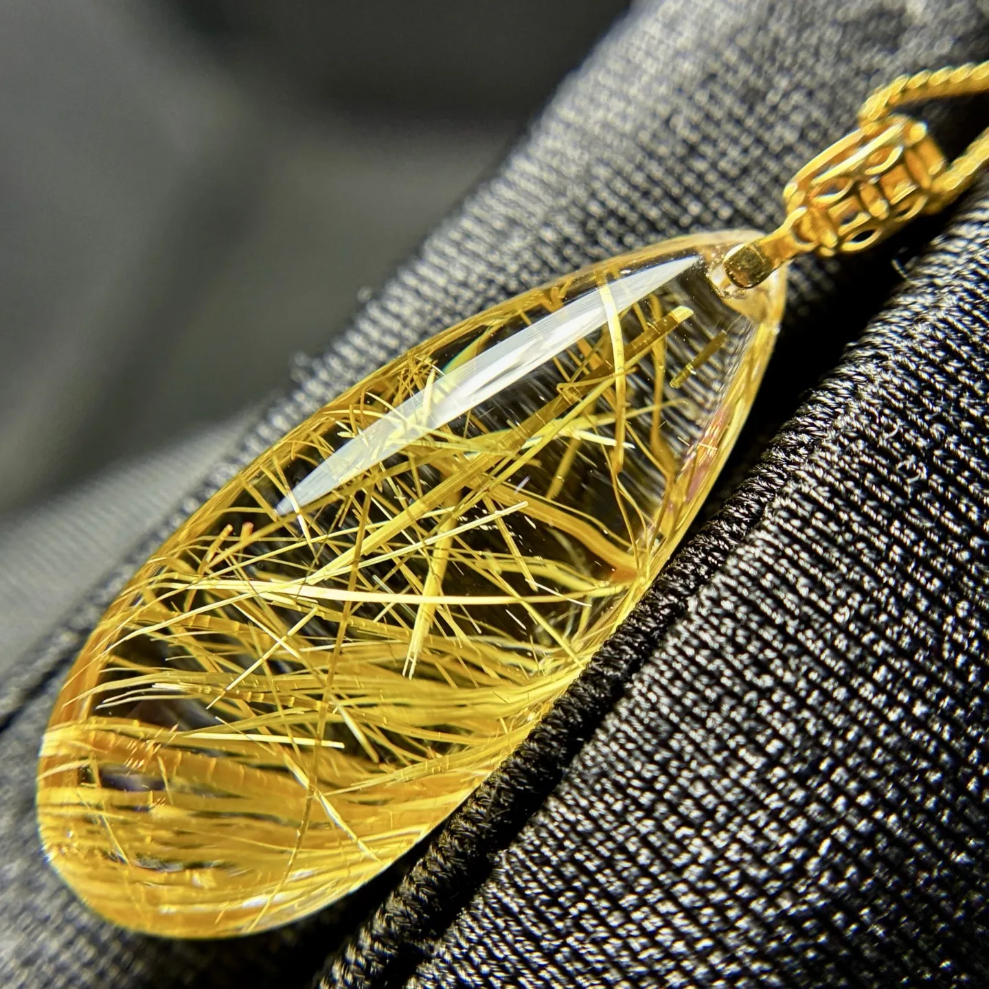 

Natural Gold Rutilated Quartz Pendant Jewelry 27*11.4*8.4mm Water Drop Flower Men Women Brazil AAAAAAA