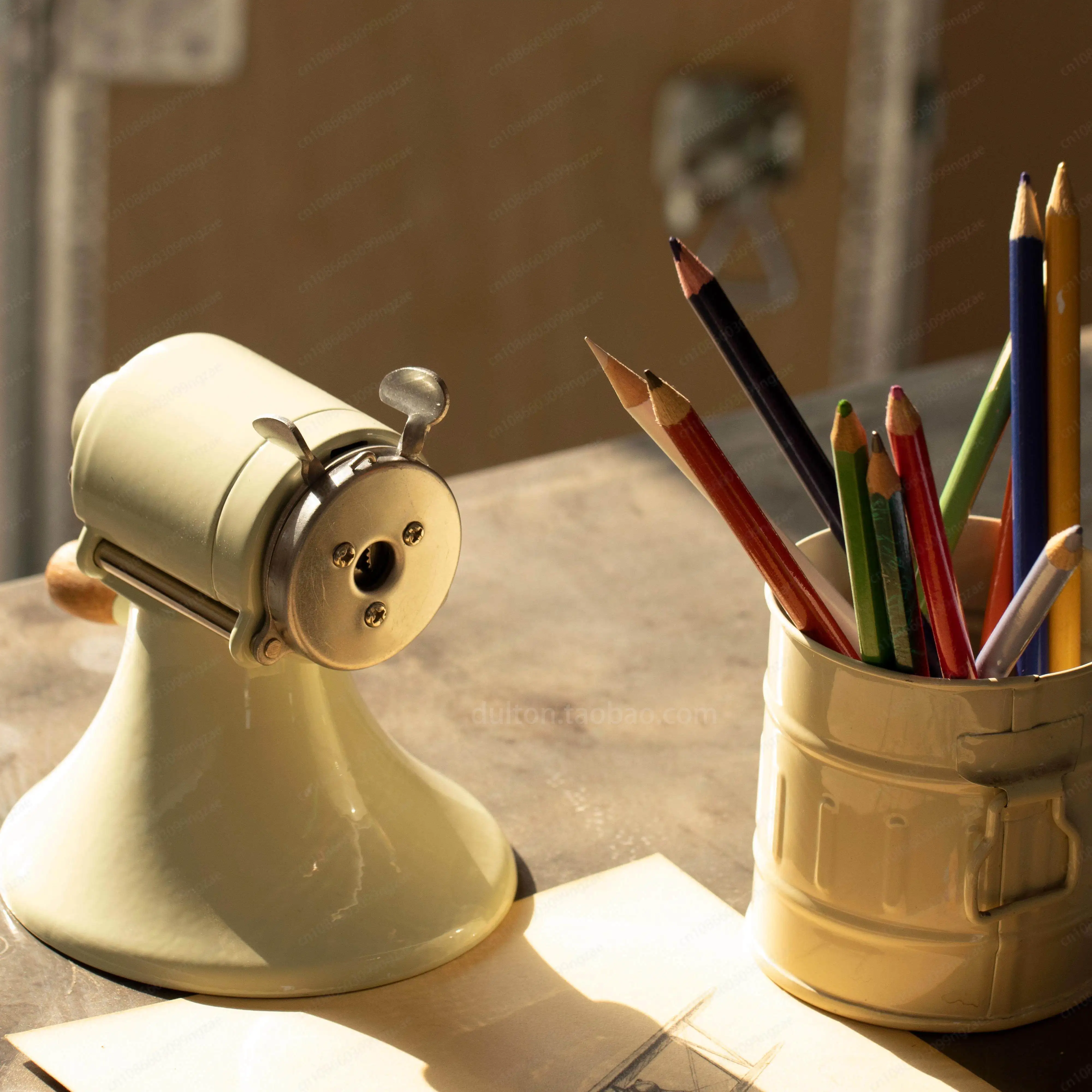New 6 colors, retro all-metal pencil sharpener, wooden handle hand crank pencil reel pencil sharpener