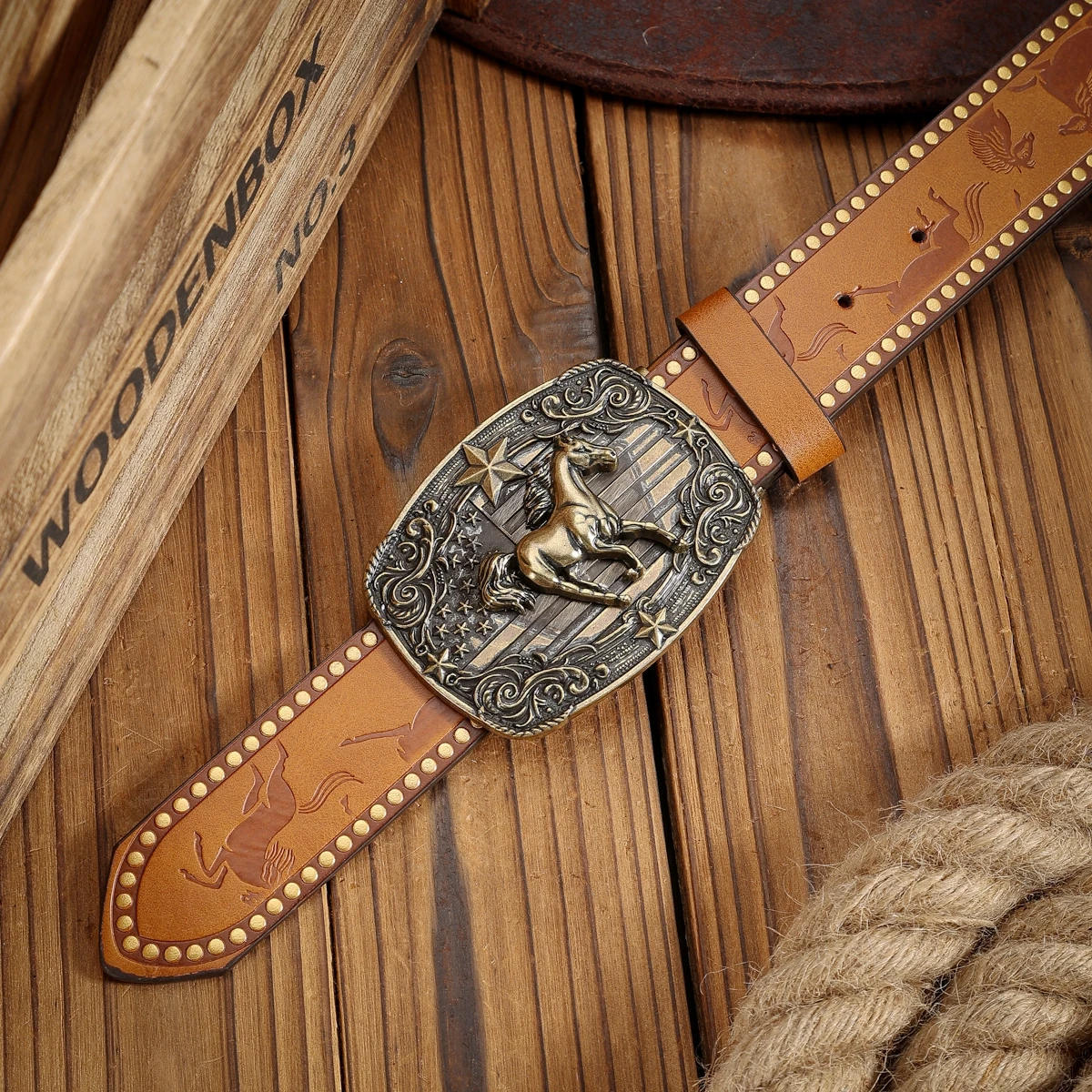 Ein PU-Gürtel im Western-Stil mit Schnallen, geeignet für Männer und Frauen, lässig und retro, perfekt für den täglichen Gebrauch. – Detail 13
