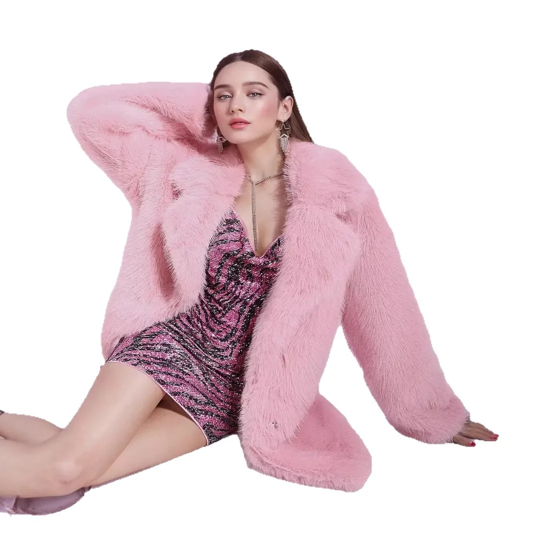 سترة شتوية نسائية لعام 2025 من فرو المنك مفصلة باللون الوردي سترة من الفرو الصناعي الصناعي للسيدات معطف فرو نسائي حراري للشعر الطويل