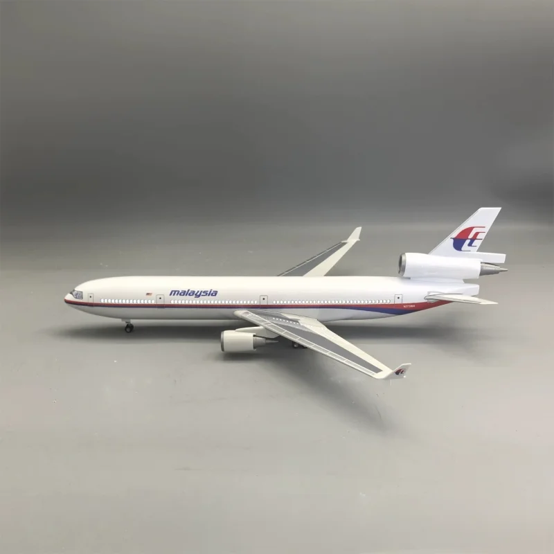 modellino-in-resina-pressofusa-malaysia-airlines-md11-scala-1-130-47cm-con-luci-ruote-e-carrello-di-atterraggio-collezione-esposizione-decorazione-giocattolo-per-appassionati