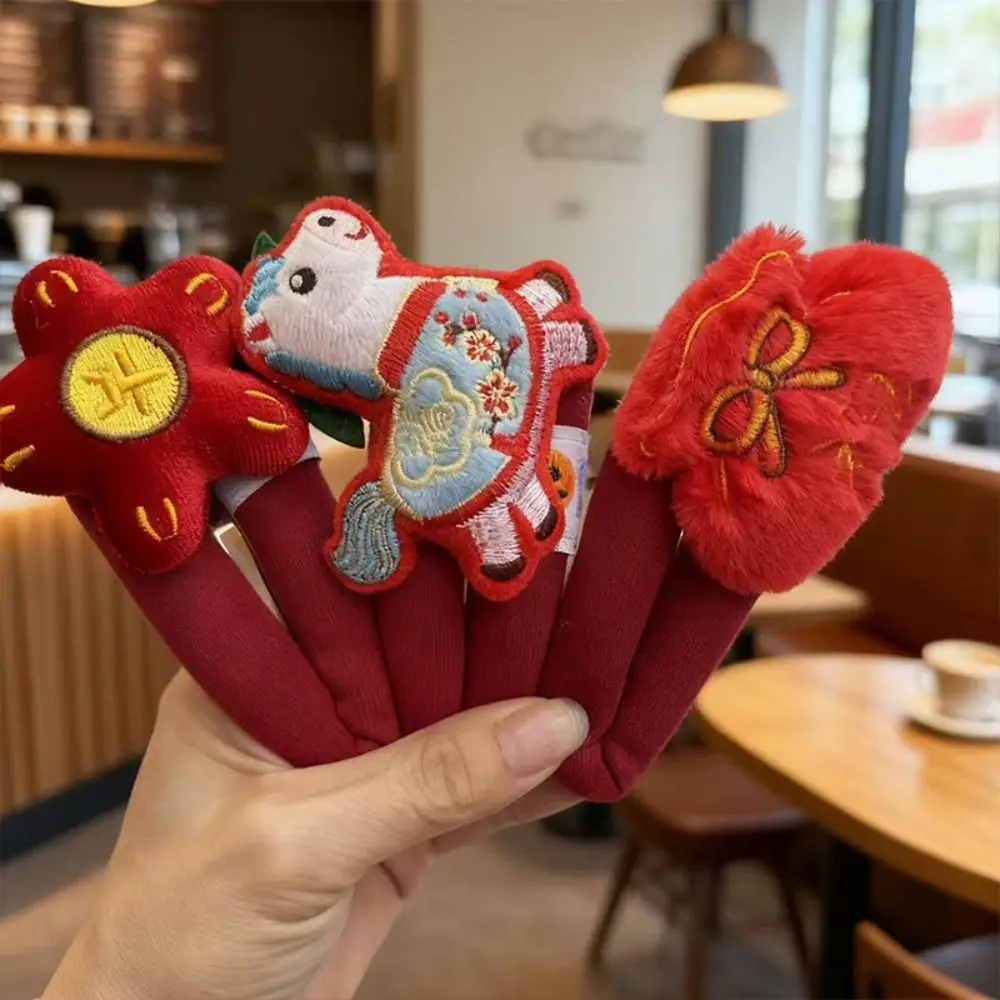 

Cute Cartoon Horse Hair Hoop Pony Mascot 2026 New Year Headband Good Luck Red New Year Headpiece Party Decoration