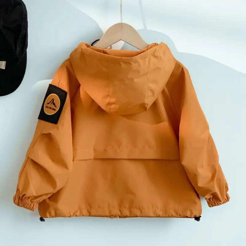 معاطف الفتيات والأولاد الخريف اللون منعت الاطفال مقنعين سترة سستة جيب طويلة الأكمام فضفاضة ملابس خارجية للأطفال ﻿