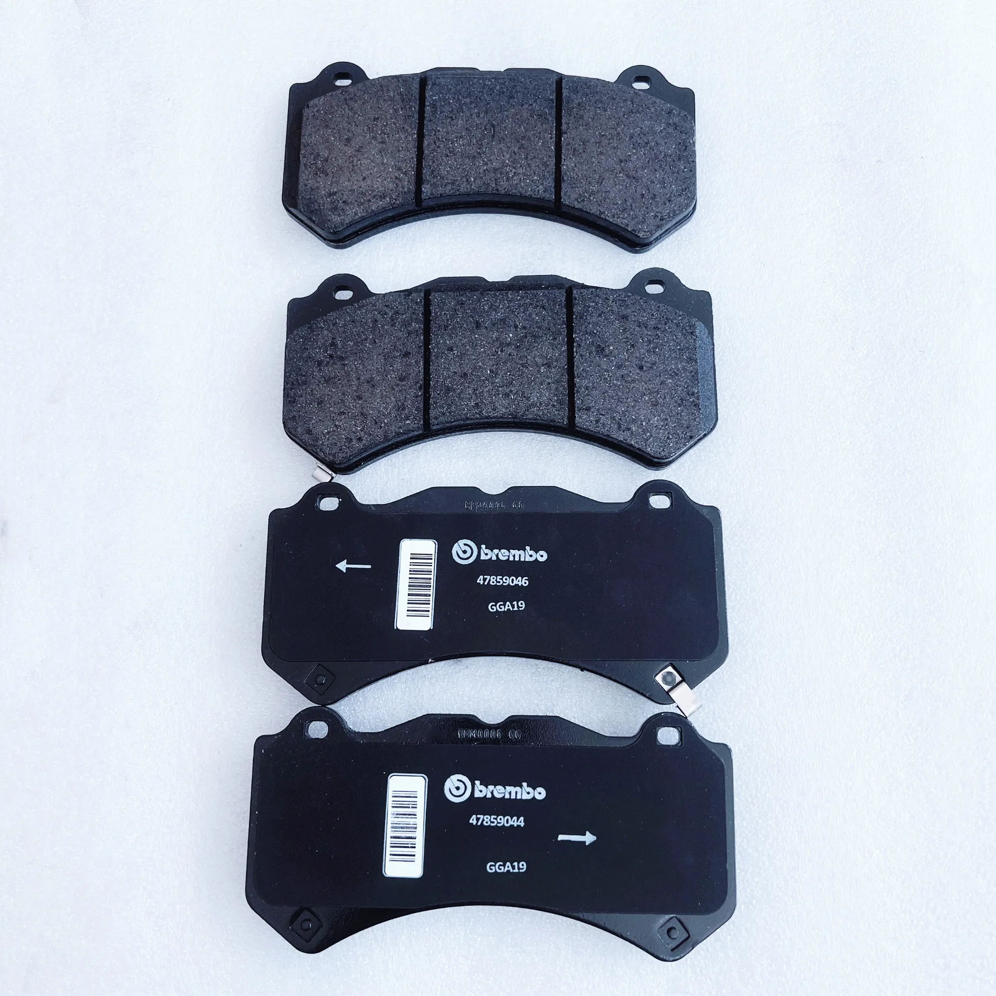 OriginalFront Pad Kit (Front Brake Pad Kit) 68144427AA, 68144427AB Applicable: Jeep Grand Cherokee, Jeep Grand Cherokee SRT82012