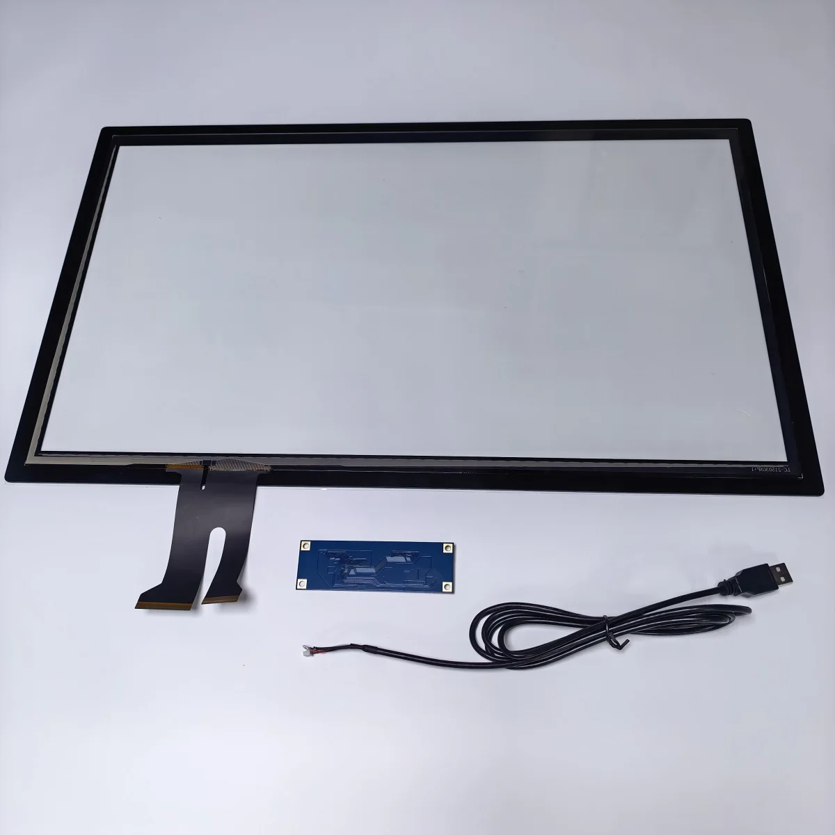 21.5-inch capacitive touchscreen with wide bezel, compatible with GGUSB, Linux, Windows 7, Raspberry Pi, plug and play. ​