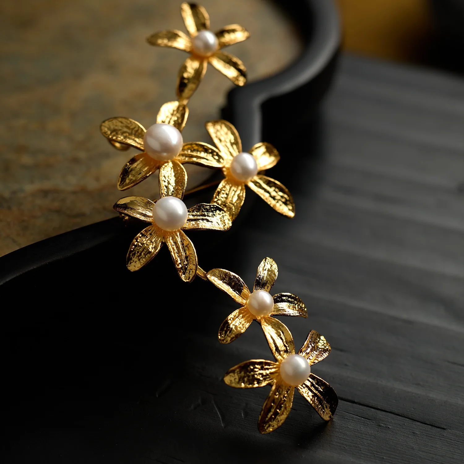 broche-de-frangipani-elegante-y-exquisito-corsage-con-diseno-de-planta-y-perlas-de-calidad-estilo-retro-accesorios-femeninos-sencillos-de-alta-gama
