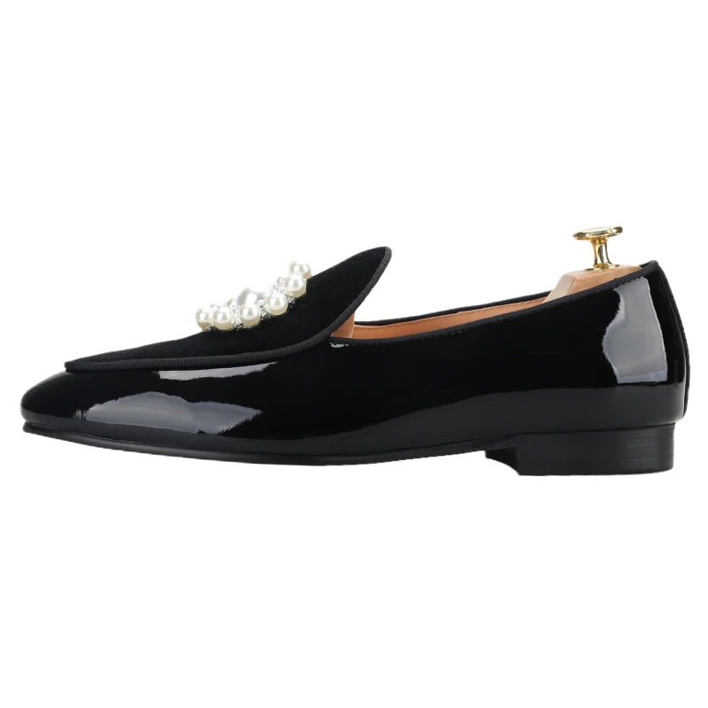 Piergitar Black Patent Leather Mixed Velvet Men Loafers With Handmade Circle Pearl Buckle Classic Style Slip-On Smoking Slippers