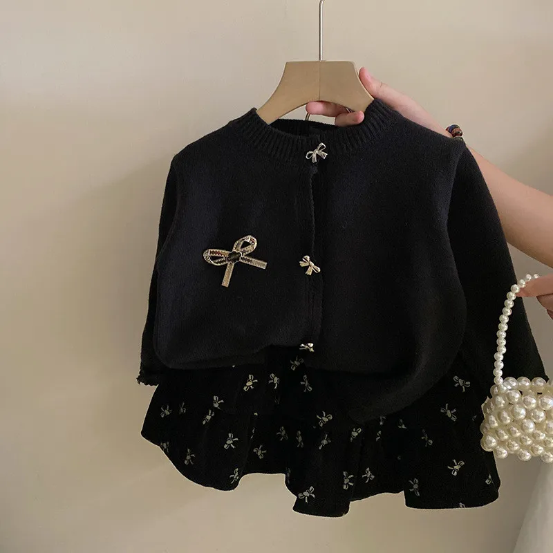 

Autumn Girls' Sweater Set Fashion New Style Children's Sweet Cardigan Coat+Black Floral Cake Skirt 2-piece Set