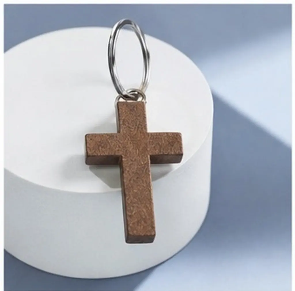 100Pcs Small Wood Cross Keychain Smooth Pocket Size Natural Craft Supplies Baptism Easter Wedding Favors Inspirational Faith