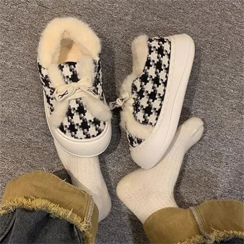 Geruite Print Pluche Plateauzolen Vrouwen Winter Warm Huis Zachte Pluizige Pantoffels Vrouw Veters Harige Fleece Flats Wolkenslippers